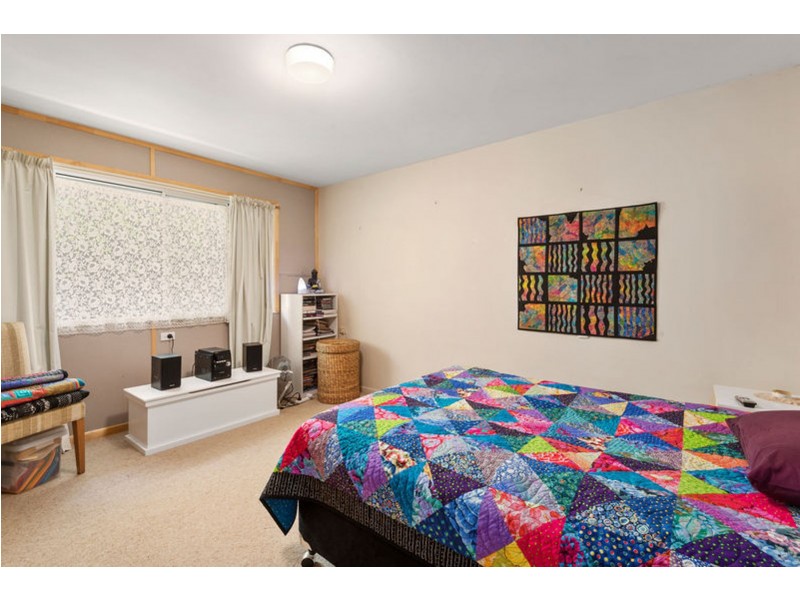 9 Ross Street, Mount Lofty QLD 4350