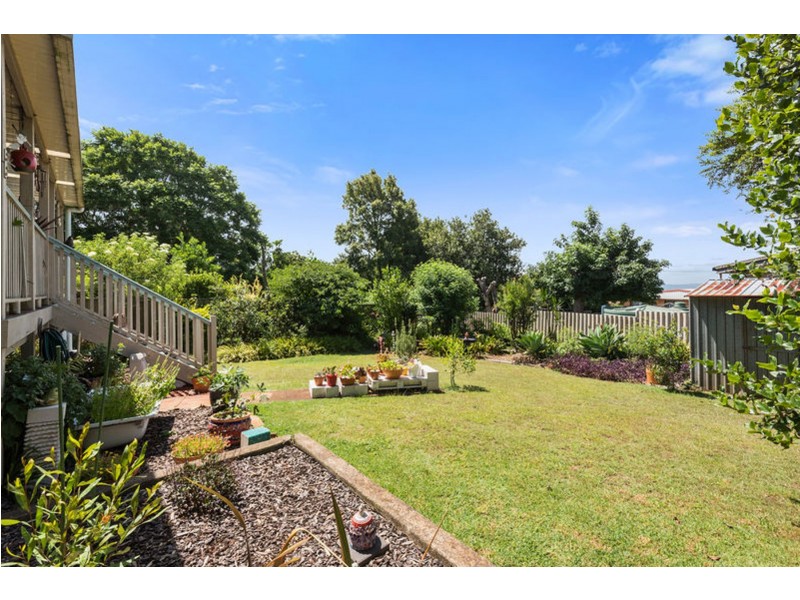 9 Ross Street, Mount Lofty QLD 4350