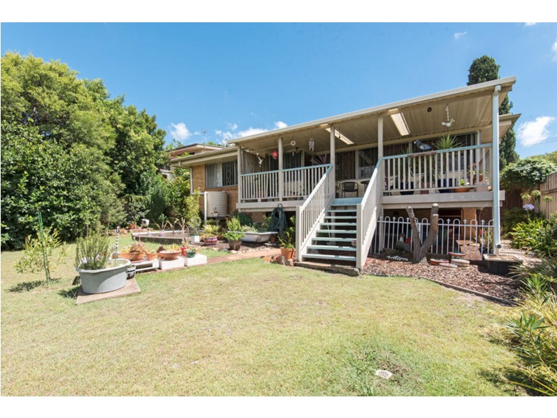 9 Ross Street, Mount Lofty QLD 4350