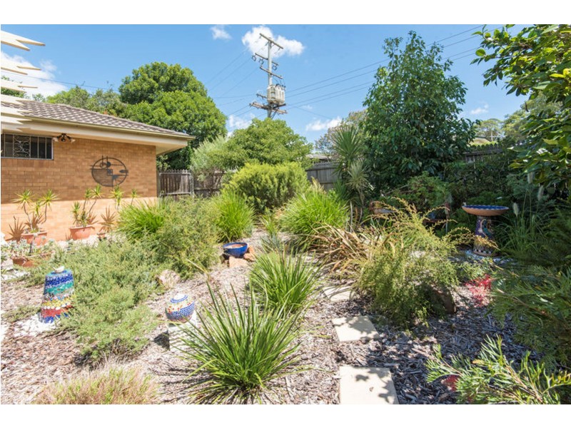 9 Ross Street, Mount Lofty QLD 4350