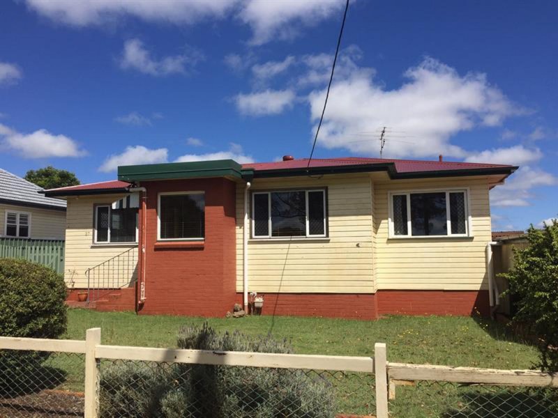 37 Gladstone Street, Newtown QLD 4350