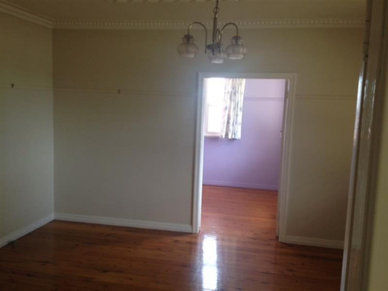 37 Gladstone Street, Newtown QLD 4350