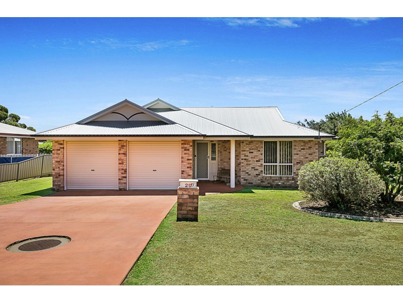 29 Weise Street, Oakey QLD 4401