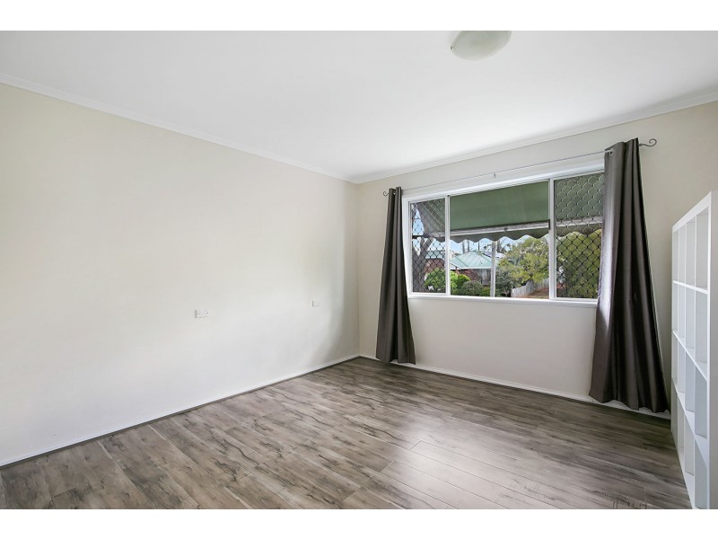 34 Paradise Street, Harristown QLD 4350