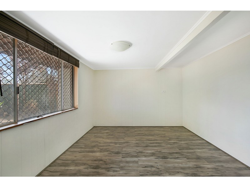 34 Paradise Street, Harristown QLD 4350