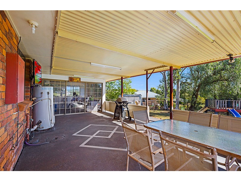 26 Main Street, Meringandan QLD 4352