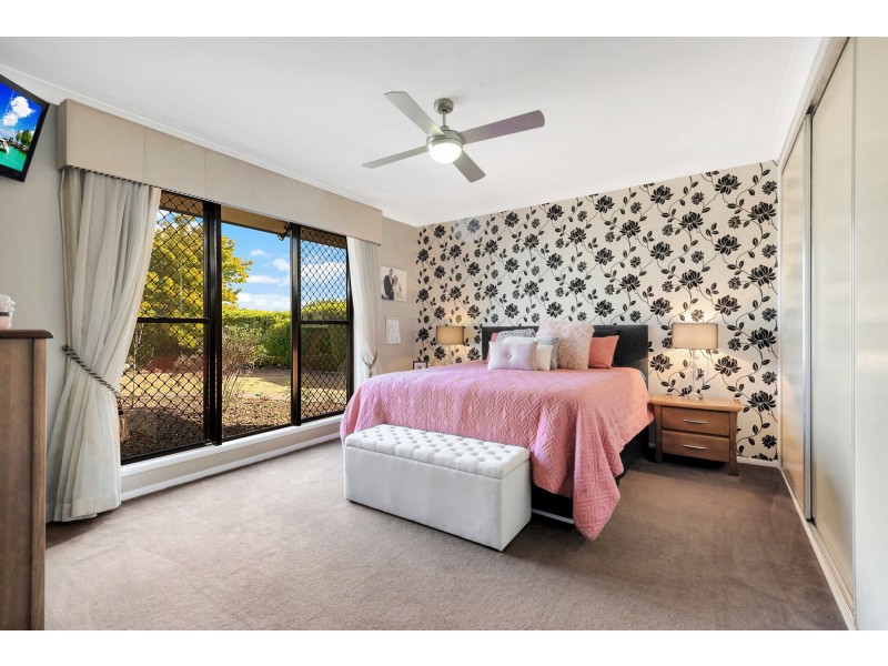 18 Belclaire Drive, Westbrook QLD 4350