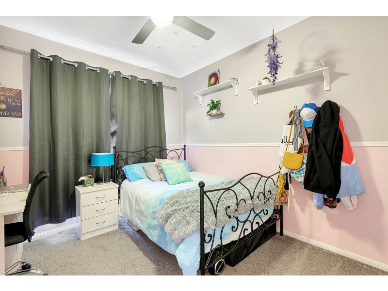 18 Belclaire Drive, Westbrook QLD 4350