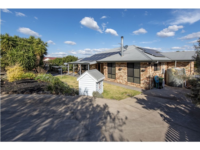 18 Belclaire Drive, Westbrook QLD 4350