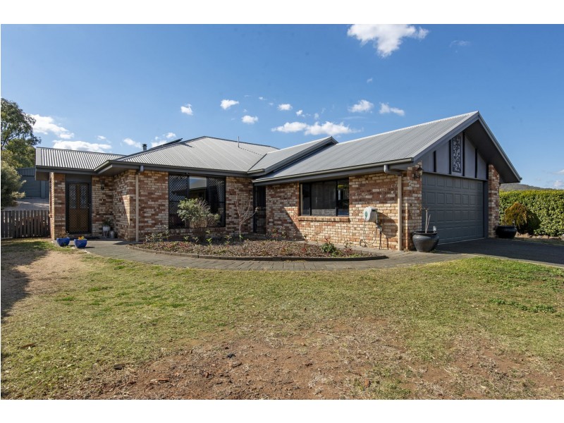 18 Belclaire Drive, Westbrook QLD 4350
