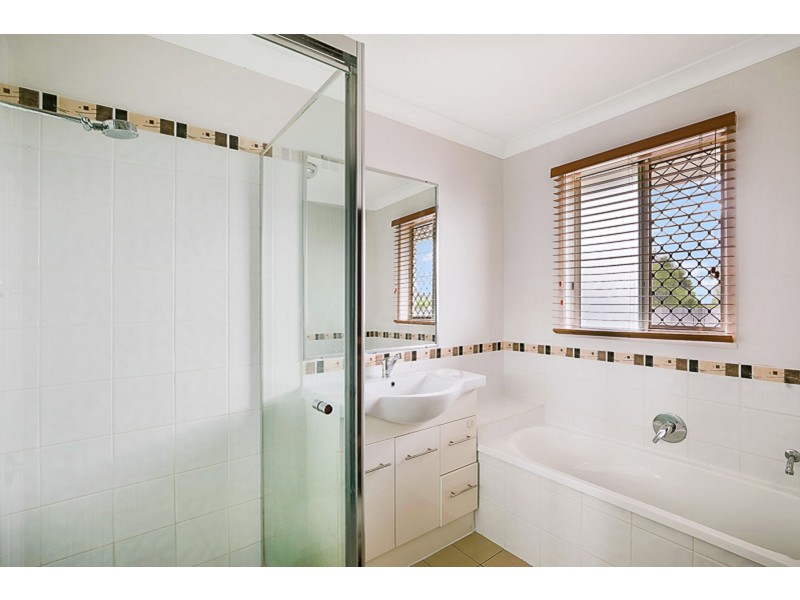 34 Wareena Crescent, Glenvale QLD 4350