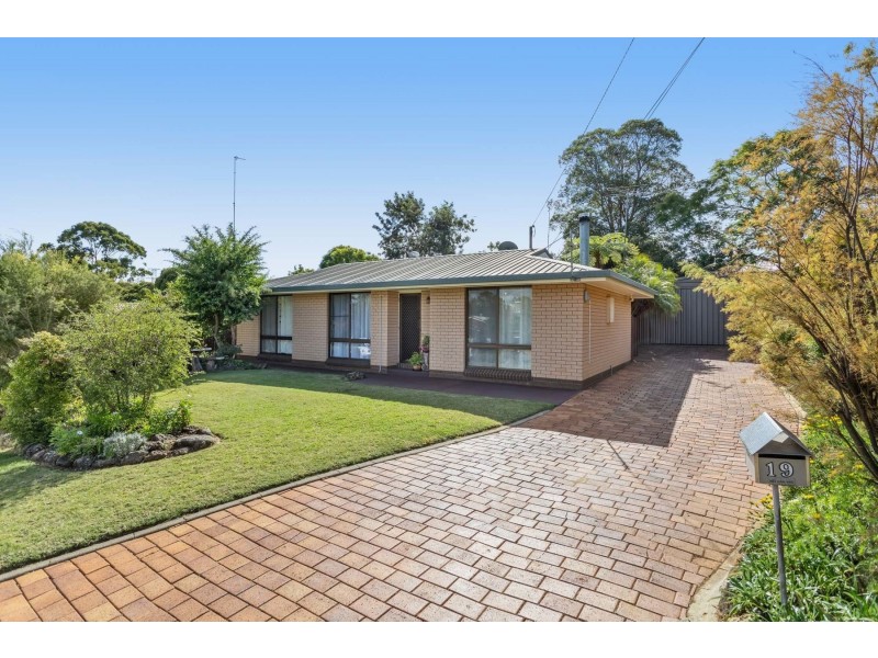 19 Sapphire Court, Kearneys Spring QLD 4350