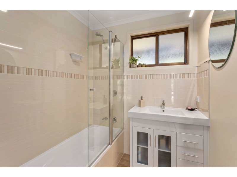 19 Sapphire Court, Kearneys Spring QLD 4350