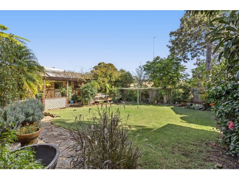 19 Sapphire Court, Kearneys Spring QLD 4350