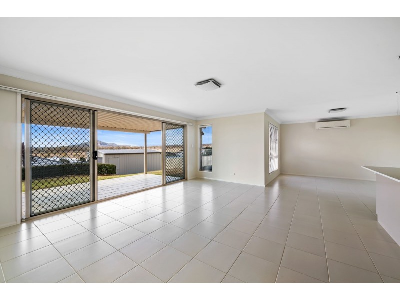6 Carla Crescent, Westbrook QLD 4350