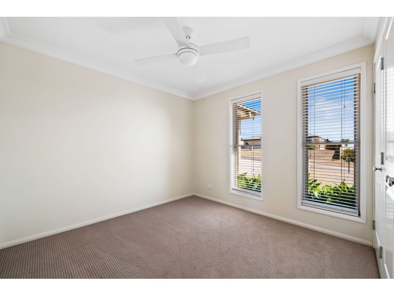 6 Carla Crescent, Westbrook QLD 4350