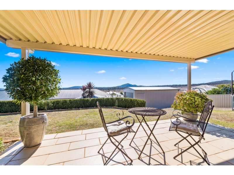 6 Carla Crescent, Westbrook QLD 4350