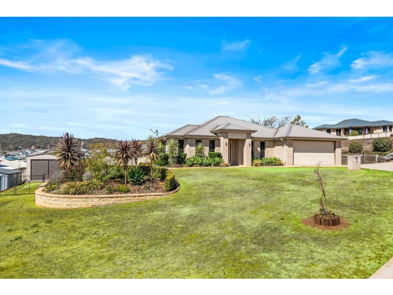 6 Carla Crescent, Westbrook QLD 4350
