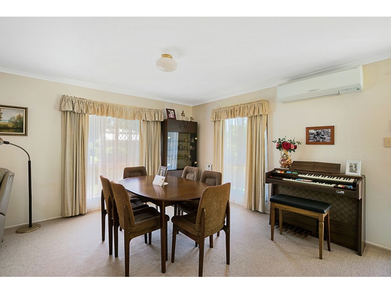 12 Ferguson Street, Mount Lofty QLD 4350