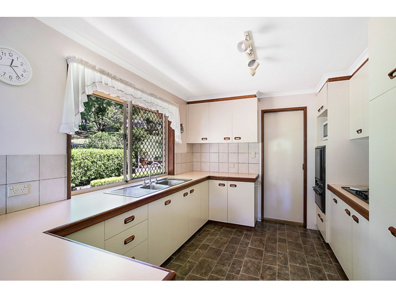 12 Ferguson Street, Mount Lofty QLD 4350