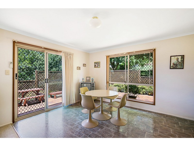 12 Ferguson Street, Mount Lofty QLD 4350