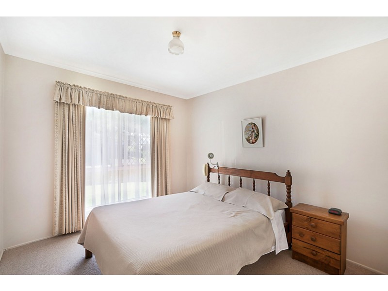 12 Ferguson Street, Mount Lofty QLD 4350