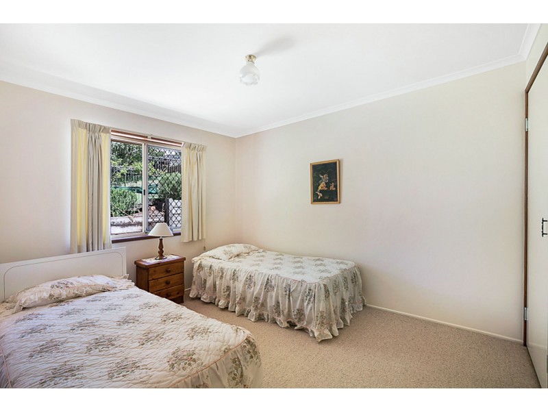 12 Ferguson Street, Mount Lofty QLD 4350