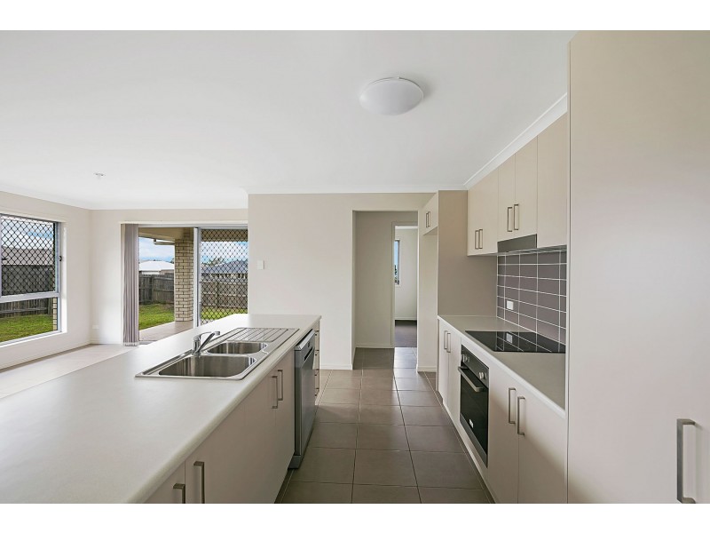 23 Wandoo Crescent, Westbrook QLD 4350