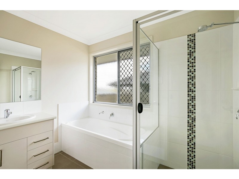 23 Wandoo Crescent, Westbrook QLD 4350