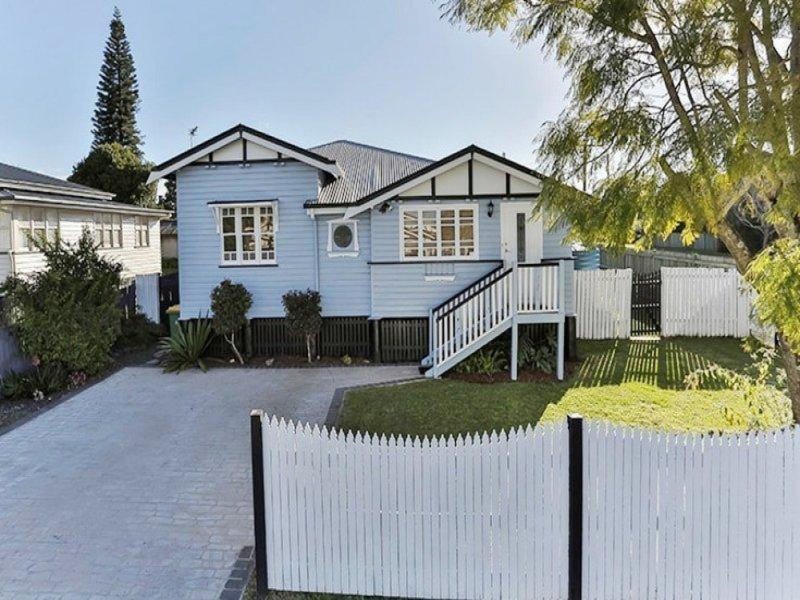 1 Tozer Street, Newtown QLD 4350