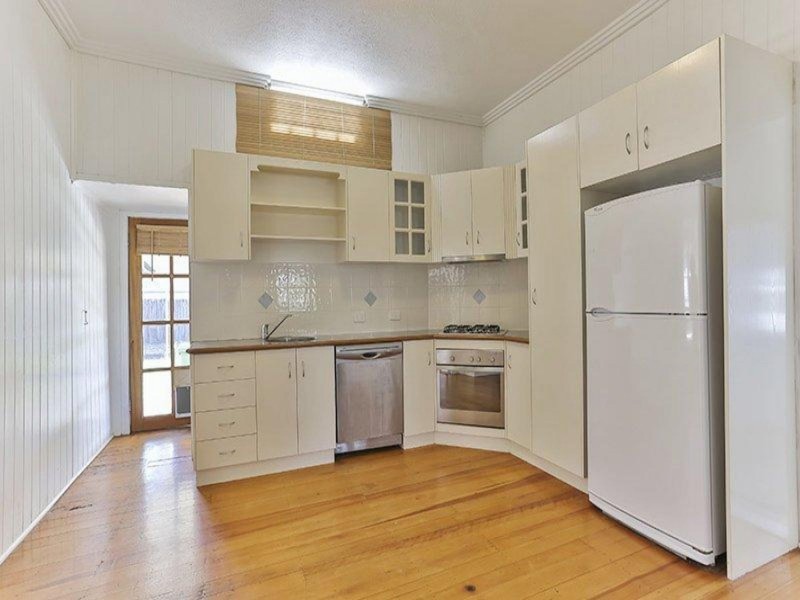 1 Tozer Street, Newtown QLD 4350