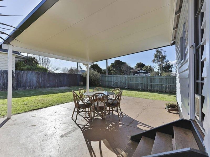 1 Tozer Street, Newtown QLD 4350