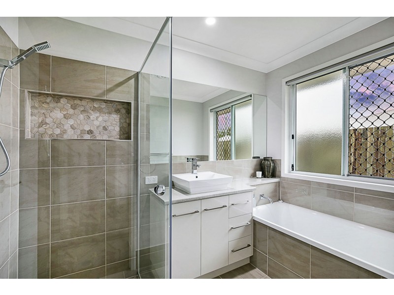 23 Renshaw Crescent, Kearneys Spring QLD 4350