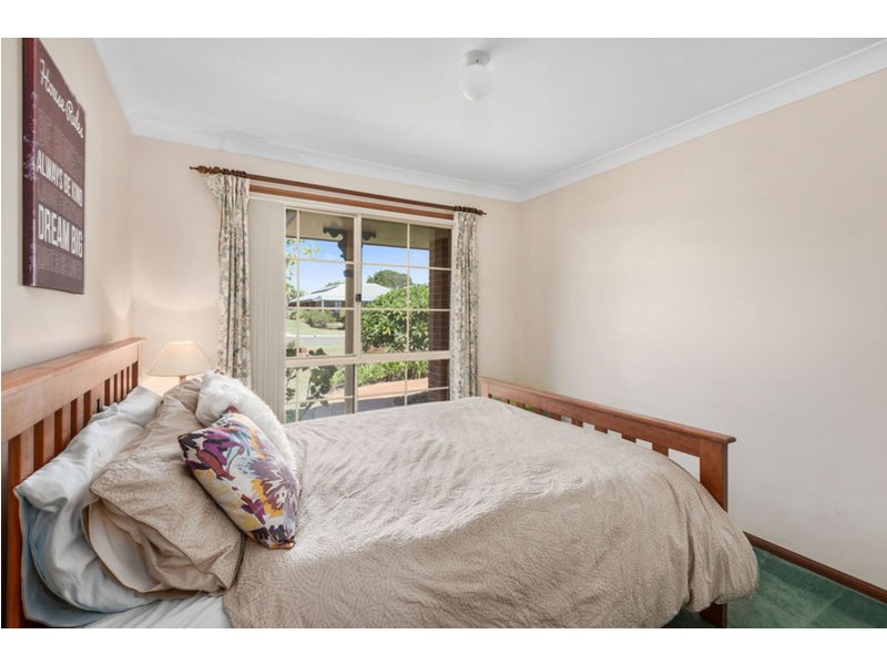 5 Osborne Court, Kearneys Spring QLD 4350
