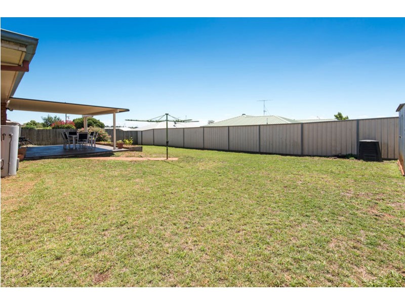5 Osborne Court, Kearneys Spring QLD 4350