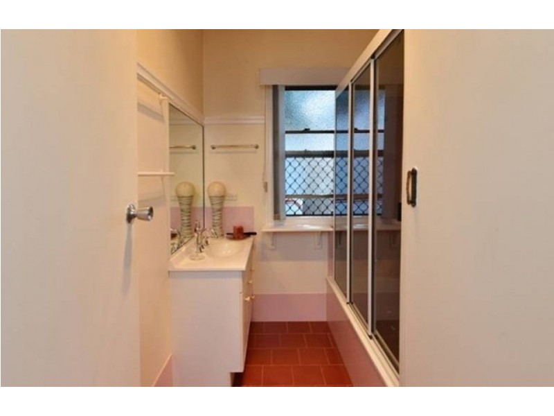 68 Weetwood Street, Newtown QLD 4350