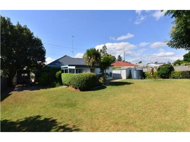 68 Weetwood Street, Newtown QLD 4350