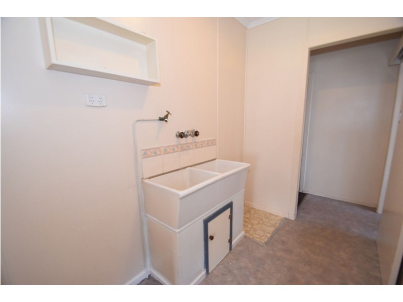 310 South Street, Harristown QLD 4350