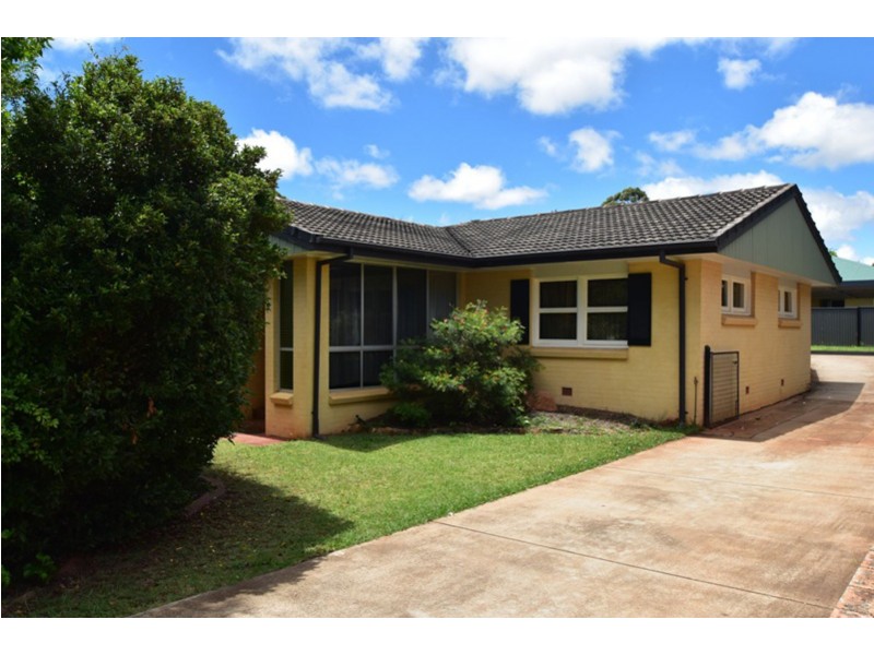 310 South Street, Harristown QLD 4350