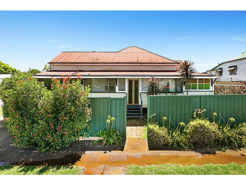 149 Jellicoe Street, North Toowoomba QLD 4350
