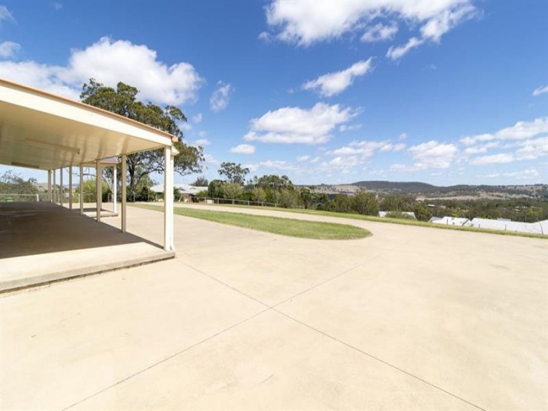 3 Panoramic Drive, Preston QLD 4352
