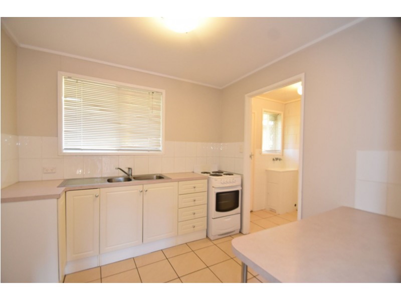 2/16a Debra Street, Centenary Heights QLD 4350