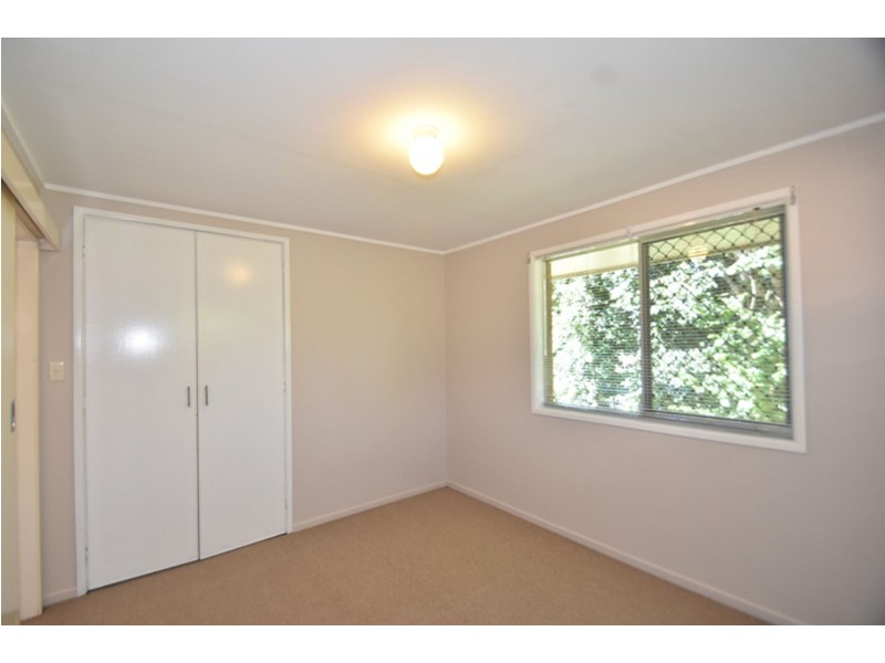 2/16a Debra Street, Centenary Heights QLD 4350