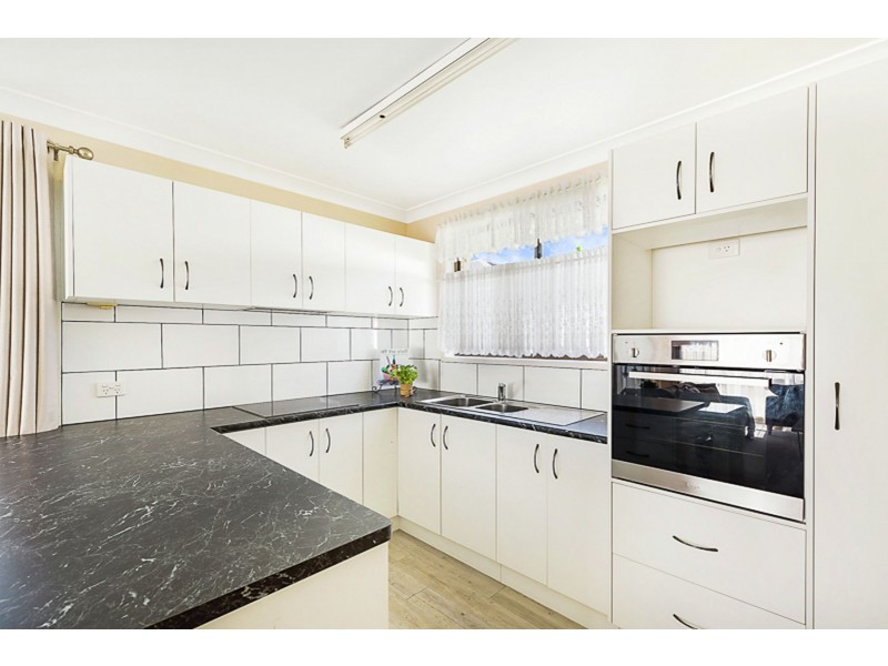 4/4 Hamilton Street, Newtown QLD 4350