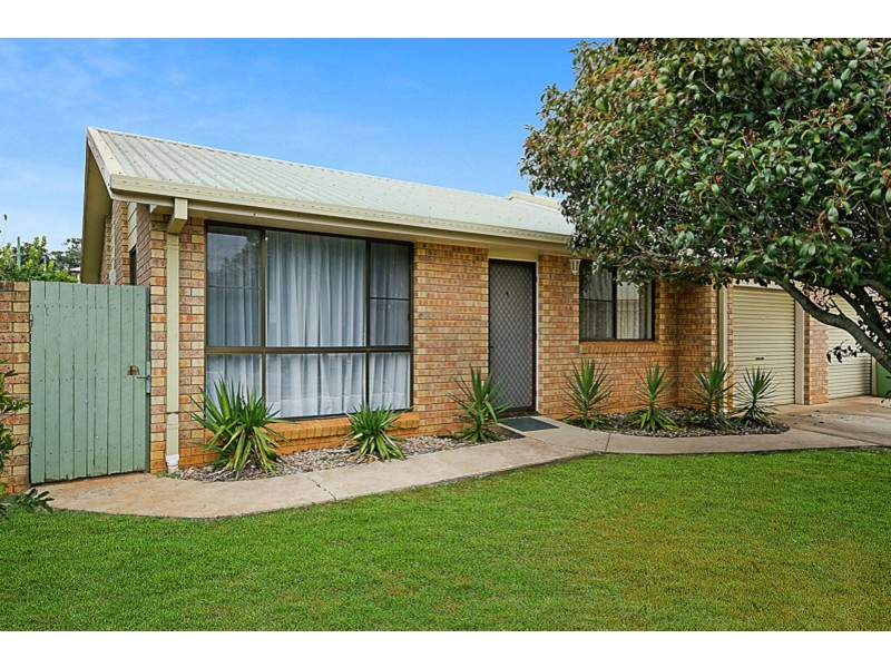 4/4 Hamilton Street, Newtown QLD 4350