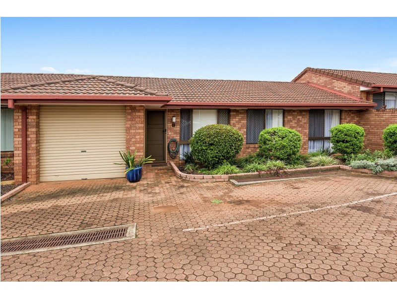 8/301 Bridge Street, Newtown QLD 4350