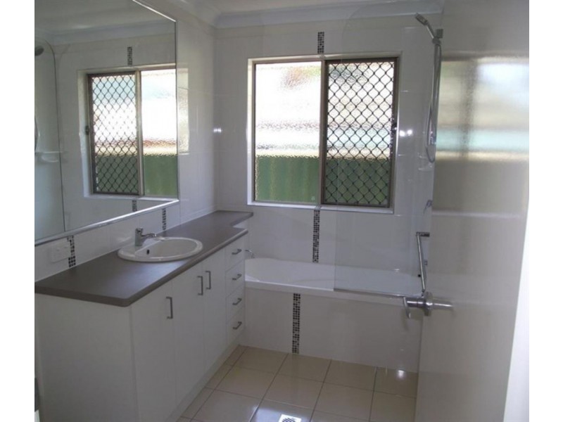 2/16 Price Lane, Toowoomba City QLD 4350