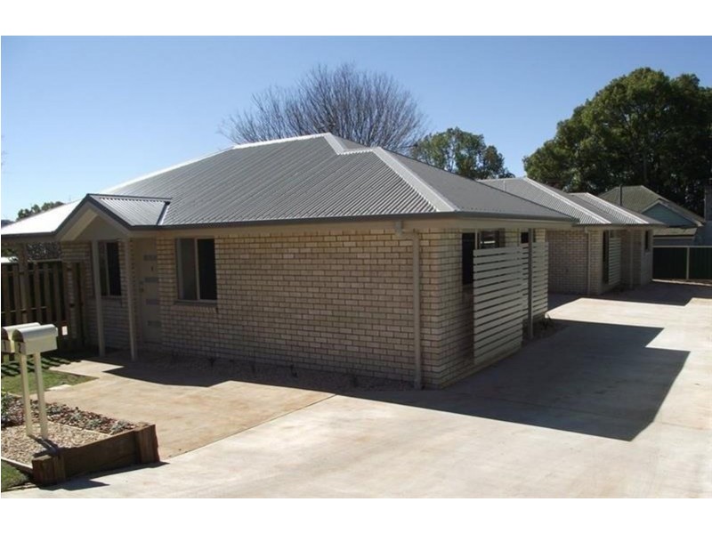 2/16 Price Lane, Toowoomba City QLD 4350