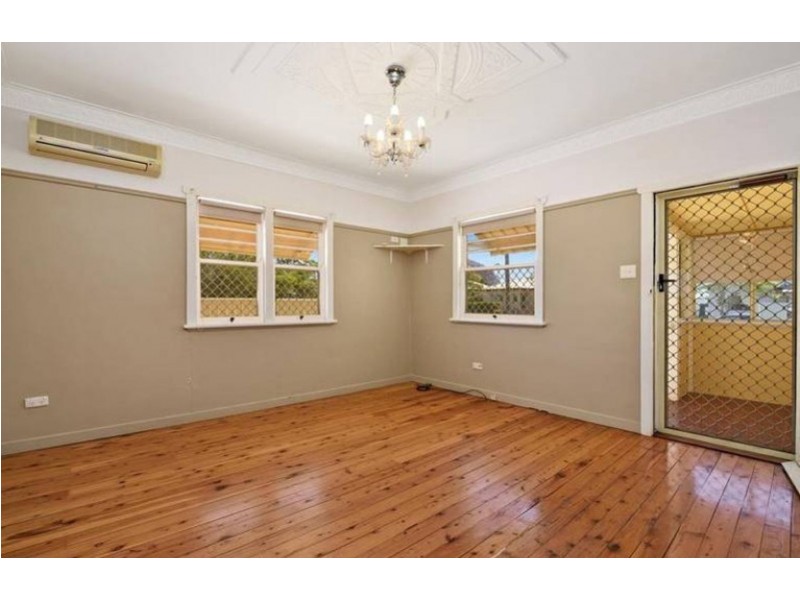 2 Ranfurley Street, Newtown QLD 4350