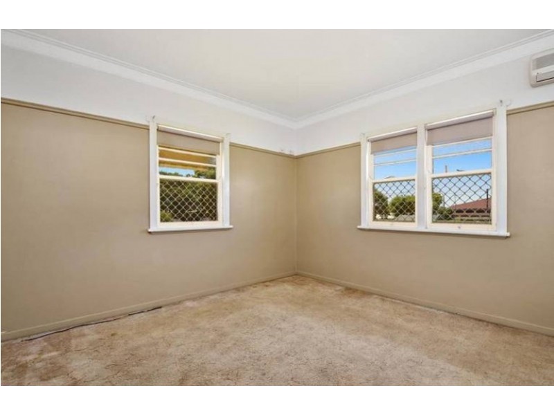 2 Ranfurley Street, Newtown QLD 4350